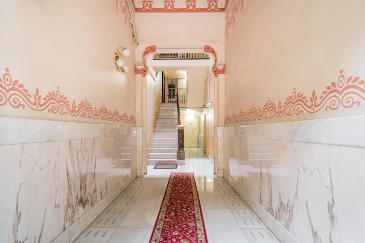 Art Nouveau Apartment Barcelona Exterior photo